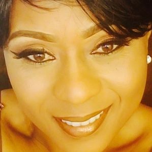 Meet your Posher, Loraine